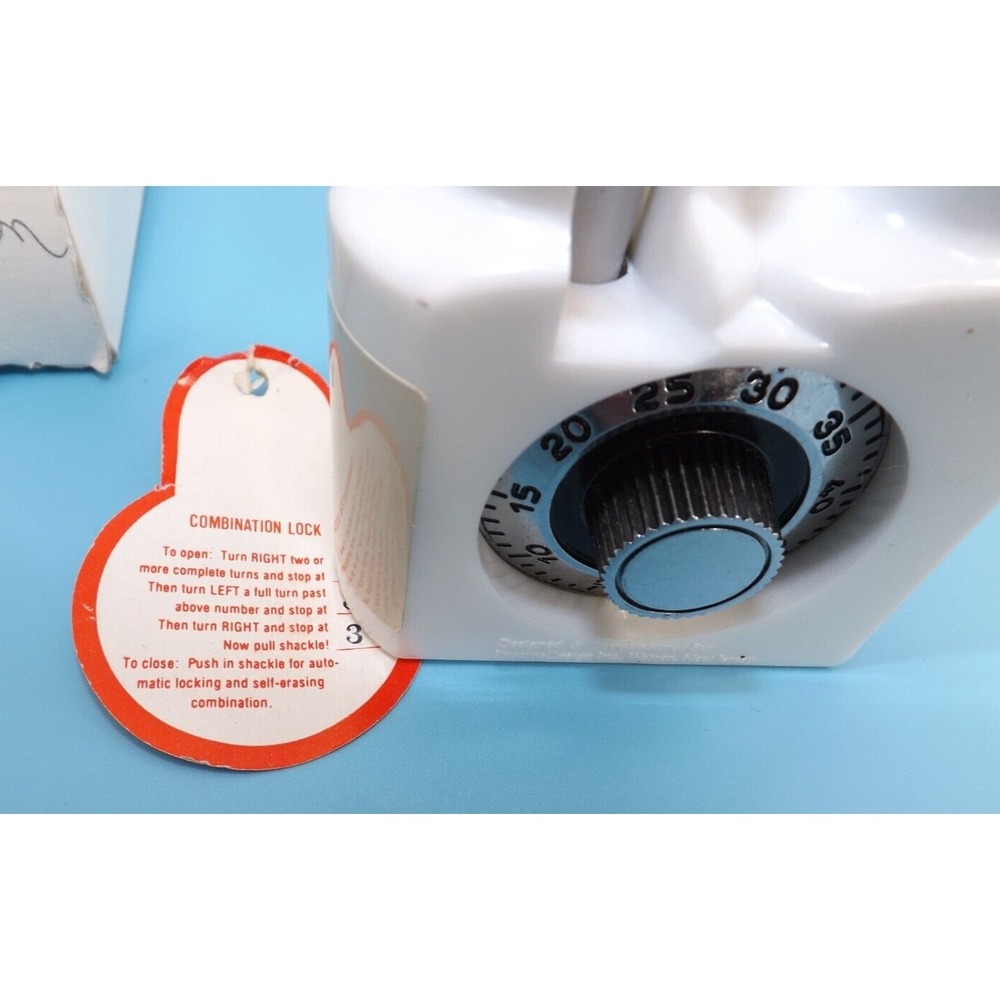 Pharmaceutical Promotional Combination Padlock - Zinacef Advertisement - Picture 5 of 8